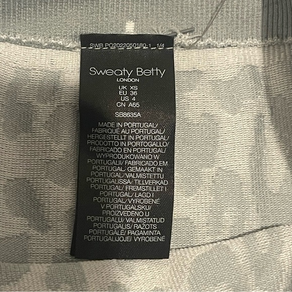 Sweaty Betty Leopard Jacquard Base Layer
Leggings Blue/Greenish Paint
Jacquard - Picture 4 of 10